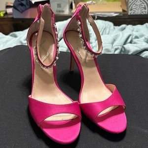 Nina hot pink heels. Size 8.5. Brand new never worn.